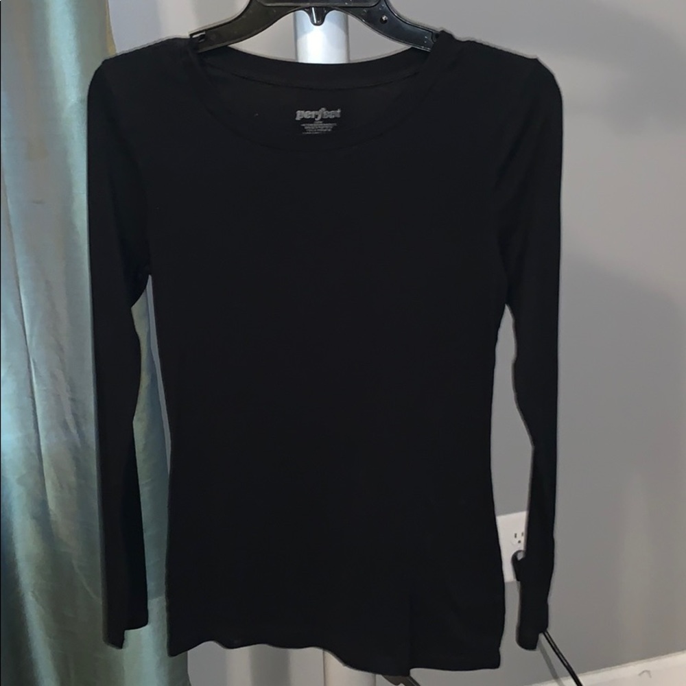 Black long sleeved staple tee